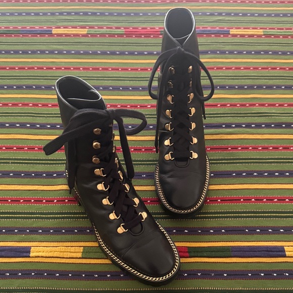 Stuart Weitzman Kolbie Chain Bootie Black Women’s Size 4.5 - Picture 7 of 17